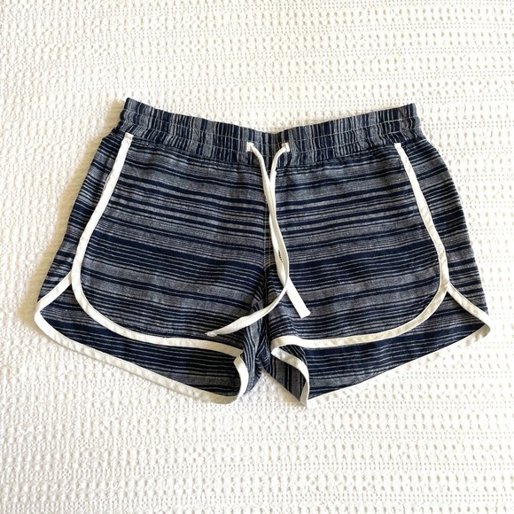 Athleta Pants - Athleta Linen Jacquard Sandbar Shorts • Navy Stripe